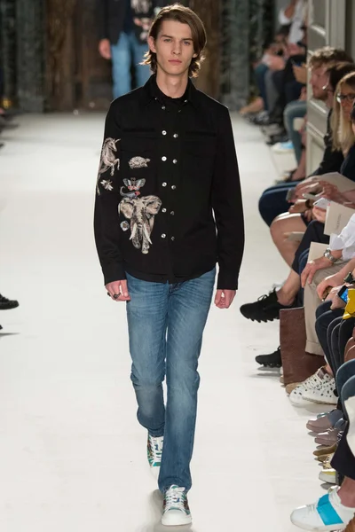 Look 54